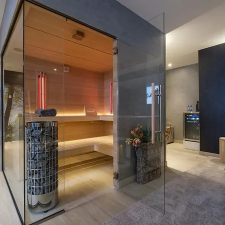 Bed & Breakfast Bed & Wellness De Leilinde 4*